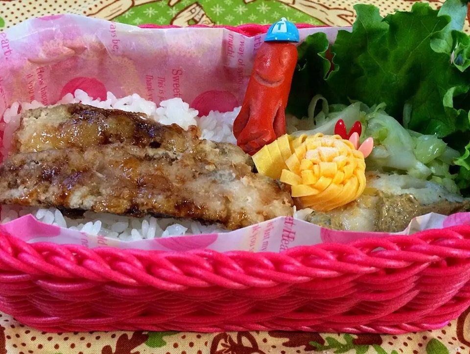 女の子弁当♪                                  うっちーさんの料理                       ソーセー人いり🎶|志野さん