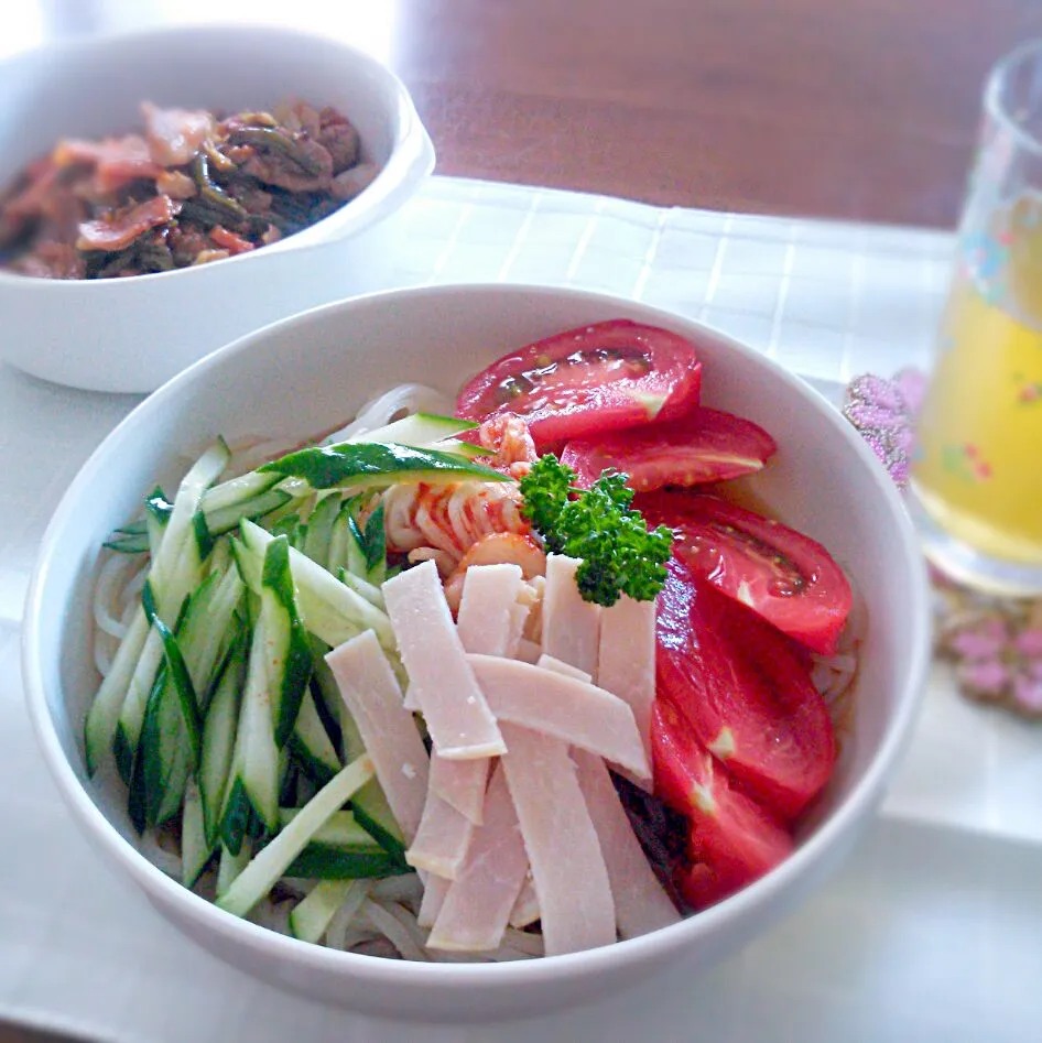 Snapdishの料理写真:冷麺  냉면 #Koreanfood|Yuriさん