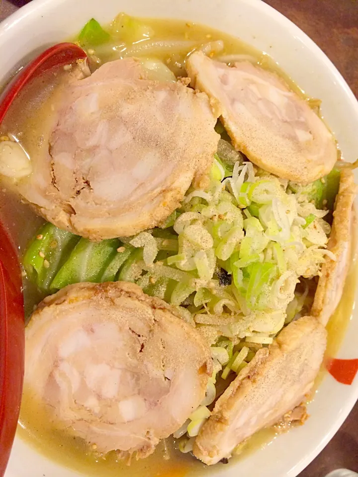 Snapdishの料理写真:塩野菜チャーシュー麺|千葉斉広さん