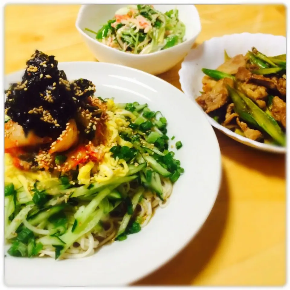 Snapdishの料理写真:✳︎ピリ辛まぜまぜ素麺✳︎アスパラと豚肉の大蒜醤油炒め✳︎三つ葉の柚子胡椒マヨ和え|こまあずさん