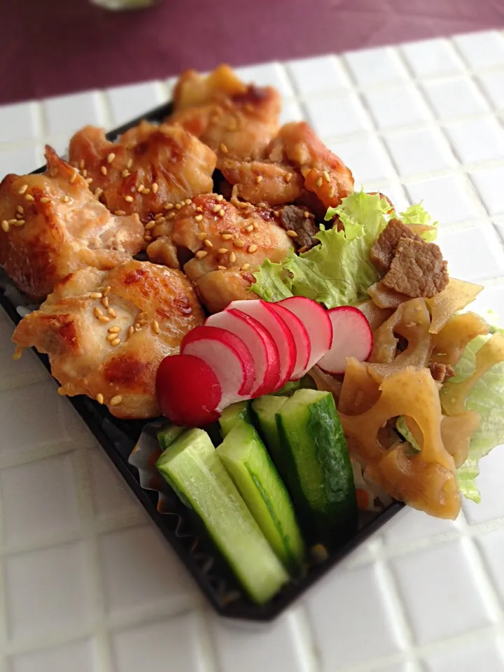 5/27鶏のきじ焼き弁当|よよさん