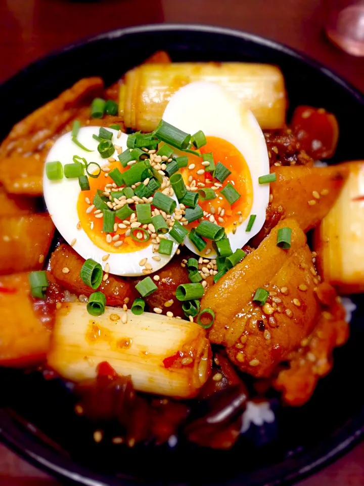 豚バラと茄子と長芋のピリ辛丼|しほさん