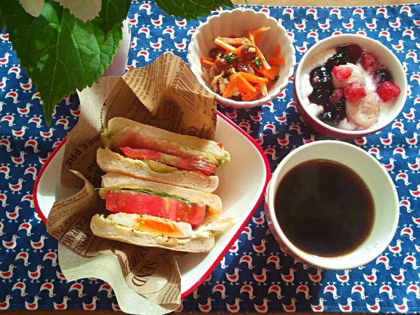 土曜の朝ごパン♪今日は月に一度の公休日だっヽ(^o^)丿|毎朝５時ラーⅡさん