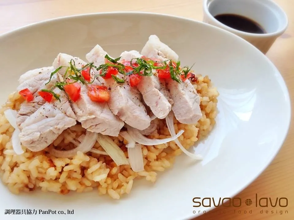 今日のいやしめし「バルサミコ仕立ての豚尽くし丼」|savaoさん