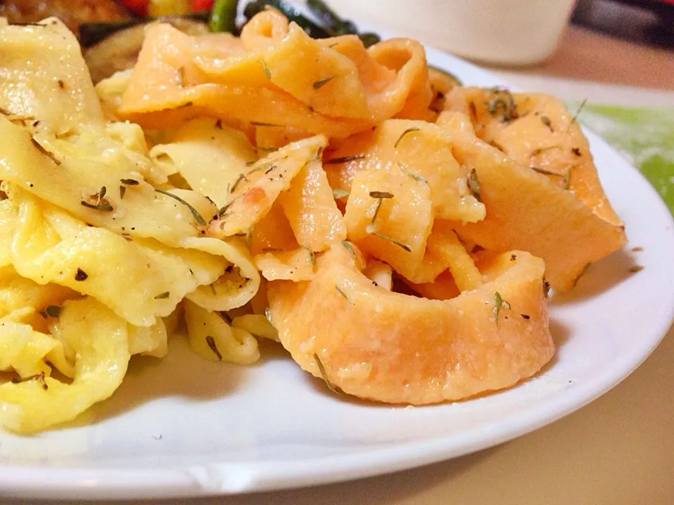 Homemade pasta tossed in olive oil, thyme, parmesan, salt and pepper|Kirsten Adachiさん