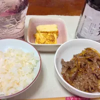 Snapdishの料理写真:【夕飯】出し巻き卵、牛肉と牛蒡の炒め煮|糸町たつこさん