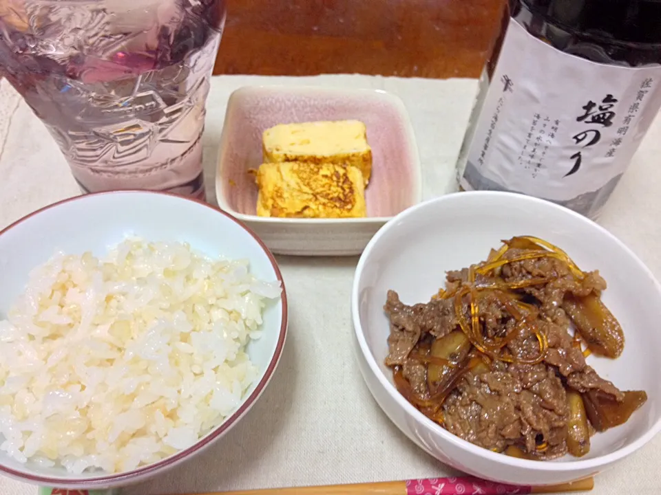 【夕飯】出し巻き卵、牛肉と牛蒡の炒め煮|糸町たつこさん