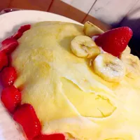 Snapdishの料理写真:パパの誕生日に＊１歳の娘も食べれる水切りヨーグルトミルクレープ♡|みかいくさん