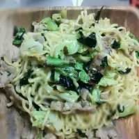 ワカメスープの元で塩焼きそば♪|ひかるさん