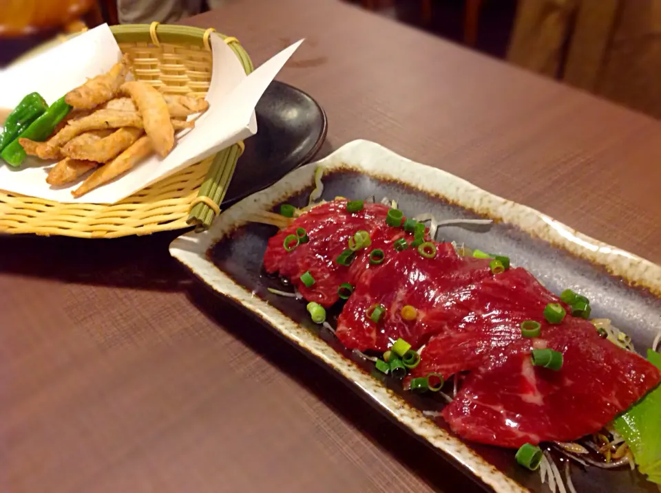 馬刺し＆ワカサギ唐揚げ😋|アライさんさん