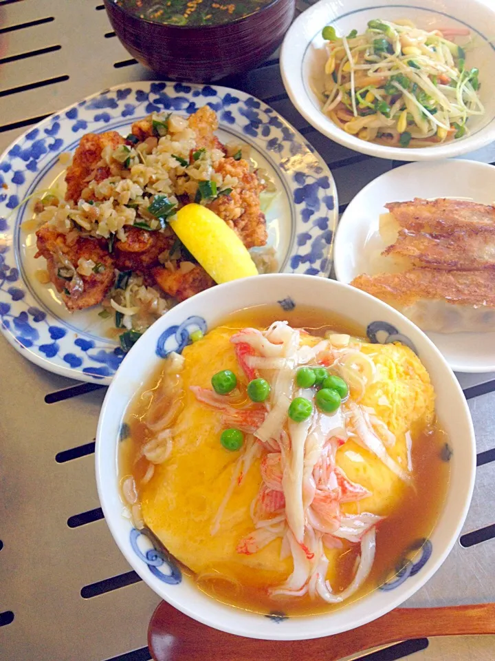 天津飯と塩韮ザーサイ唐揚げ定食！|抱大飯店さん