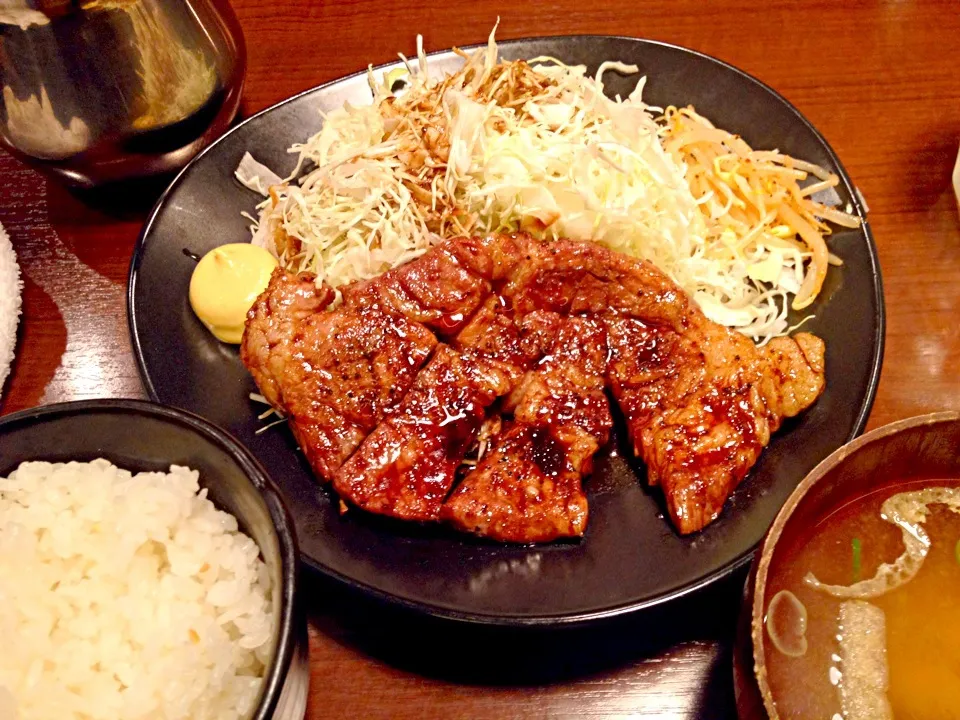 Snapdishの料理写真:とんテキ定食1,000円也at自由が丘豆豚食堂Asahi-ya|秋山知隆さん