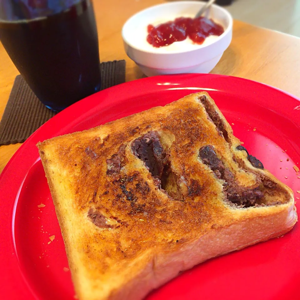 Snapdishの料理写真:あん食パン。うんめ〜。|さるさん