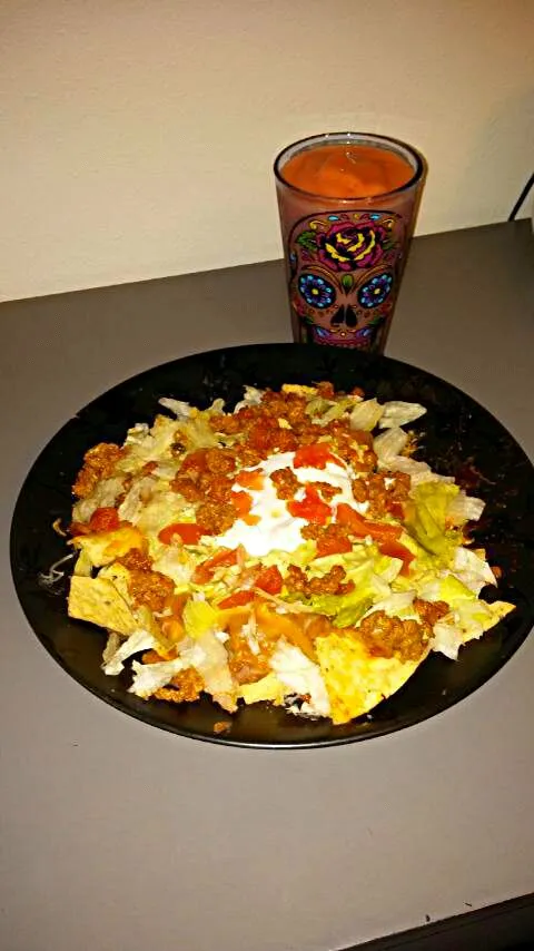 Snapdishの料理写真:tropical smoothie and nacho supreme!!!|Randi Gardnerさん