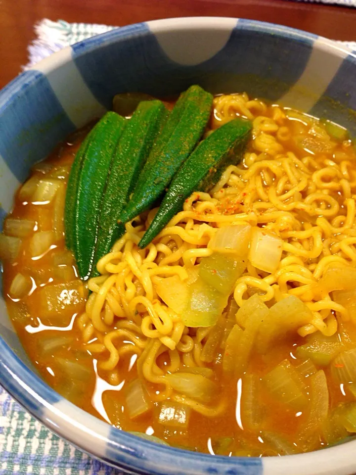 サッポロ1番みそラーメンカレーラーメン|愛ペガさん