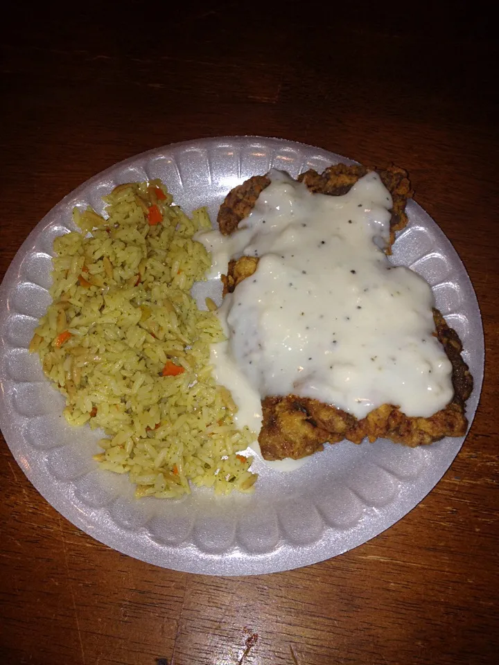 Country fried steak w rice pilaf|Mike Tranさん