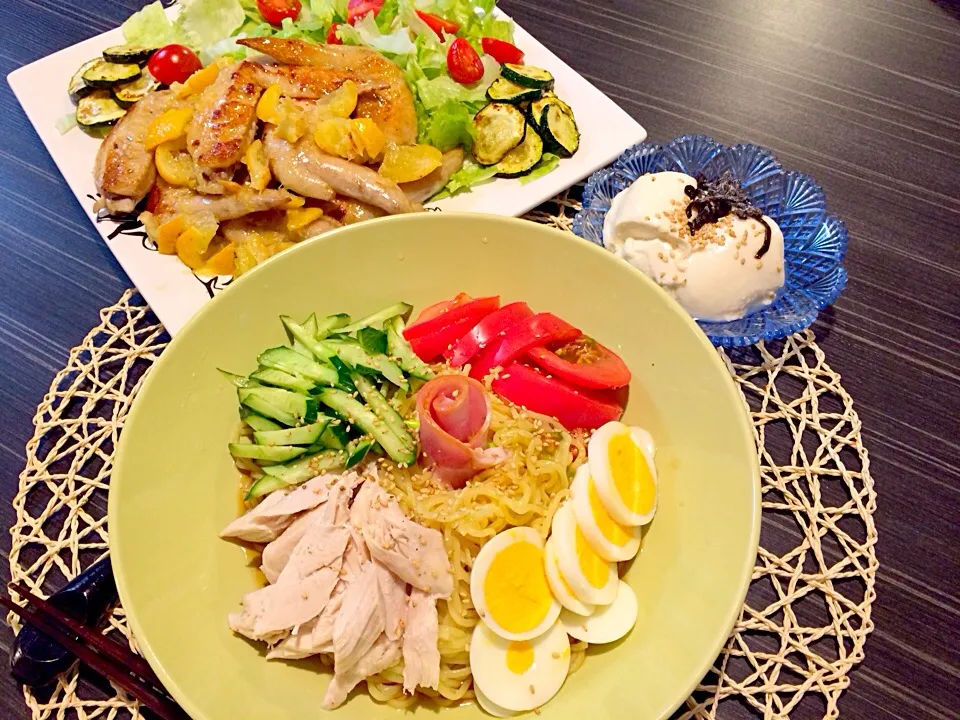 今夜は冷やし中華、おぼろ豆腐塩昆布かけ、塩レモン手羽先オーブン焼きです。|かれんさん