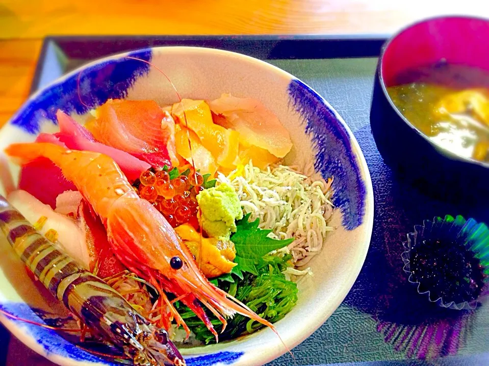 伊勢の海鮮丼♡|ぬーやんさん