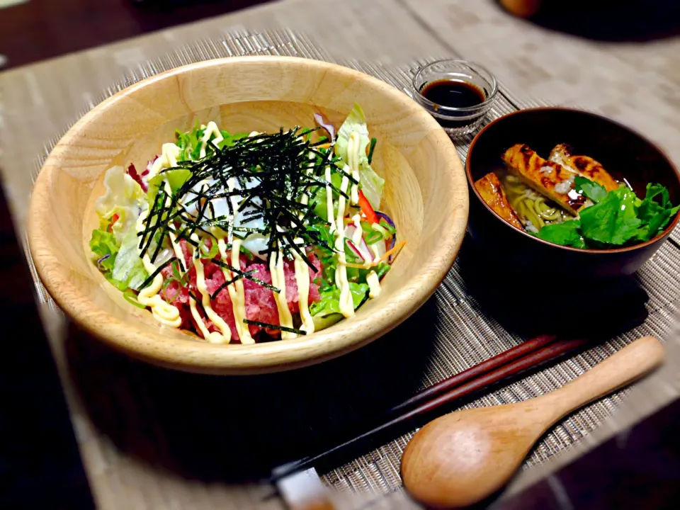 マグロとアボカドのサラダ丼☆焼き揚げの茶そば☆|keychanさん