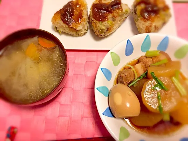 豚バラと大根の煮物、炊き込みご飯の焼きおにぎり、豚汁|江坂慎子さん