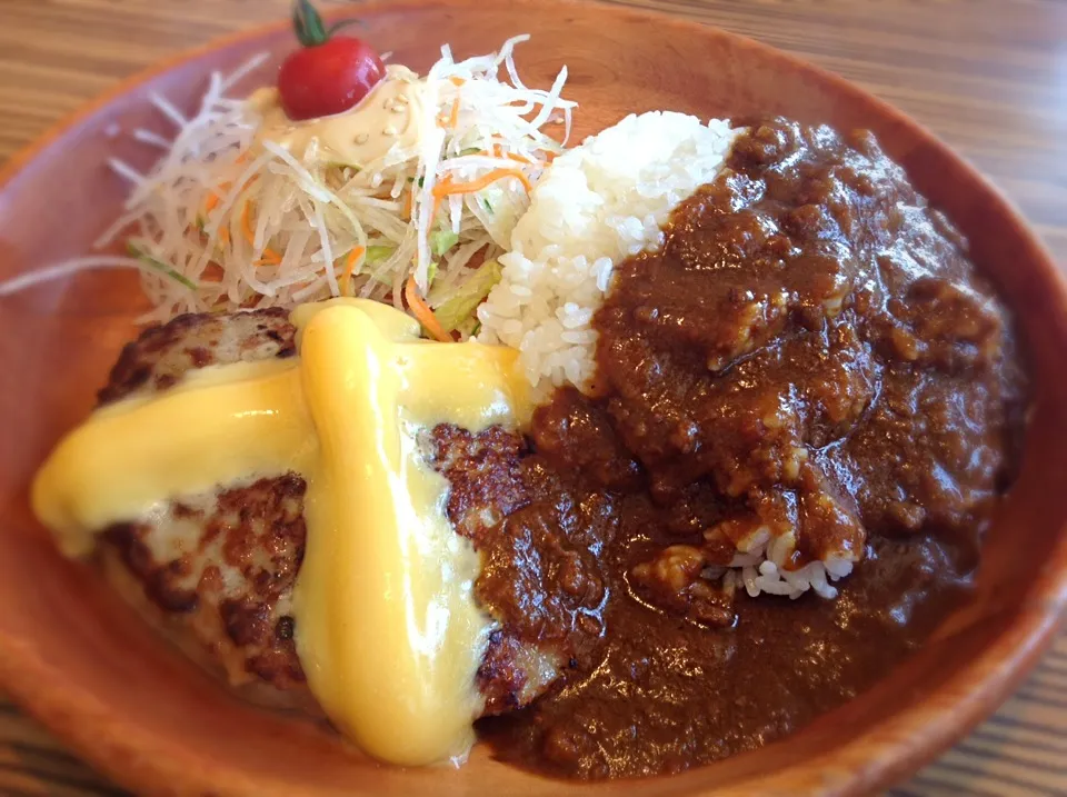 びっくりドンキーのチーズハンバーグカレー☆|yaekoさん