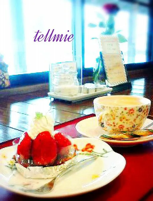 線路沿いのcafe🌹イチゴタルト×カフェラテ   好きなコーヒーカップが選べるの～(≧▽≦)❤|yuika☆さん