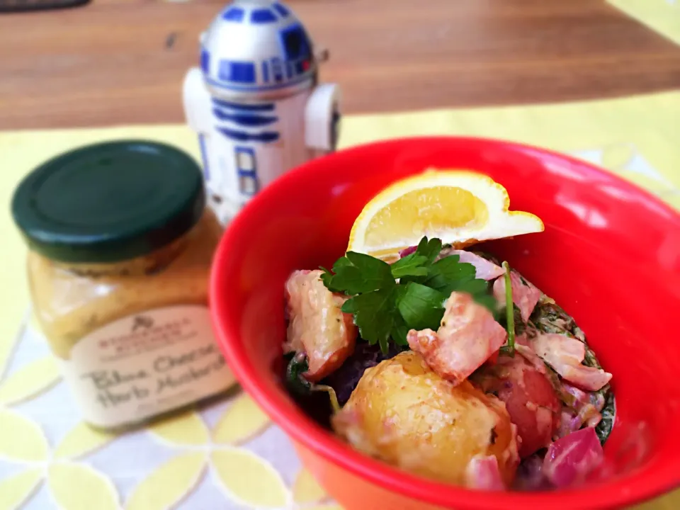 Purple and ted potatoes salad with diced bacon and blue cheese herb mustard.|Akiko Nishimaeさん