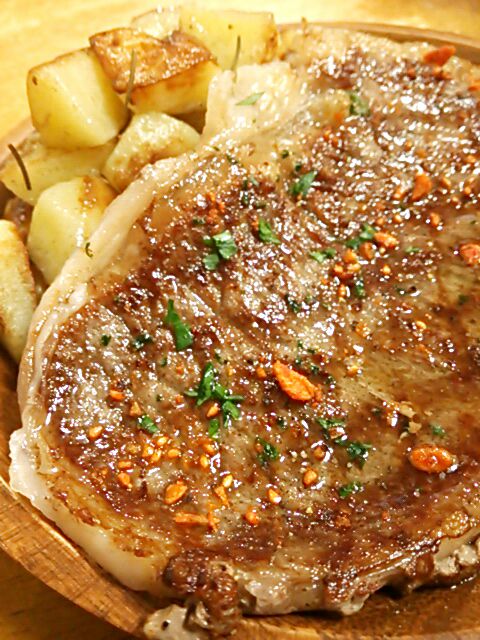 黒毛和牛サーロインのグリル パセリバターソース 徳之島トトロンヌ Snapdish スナップディッシュ Id 5ptd9a