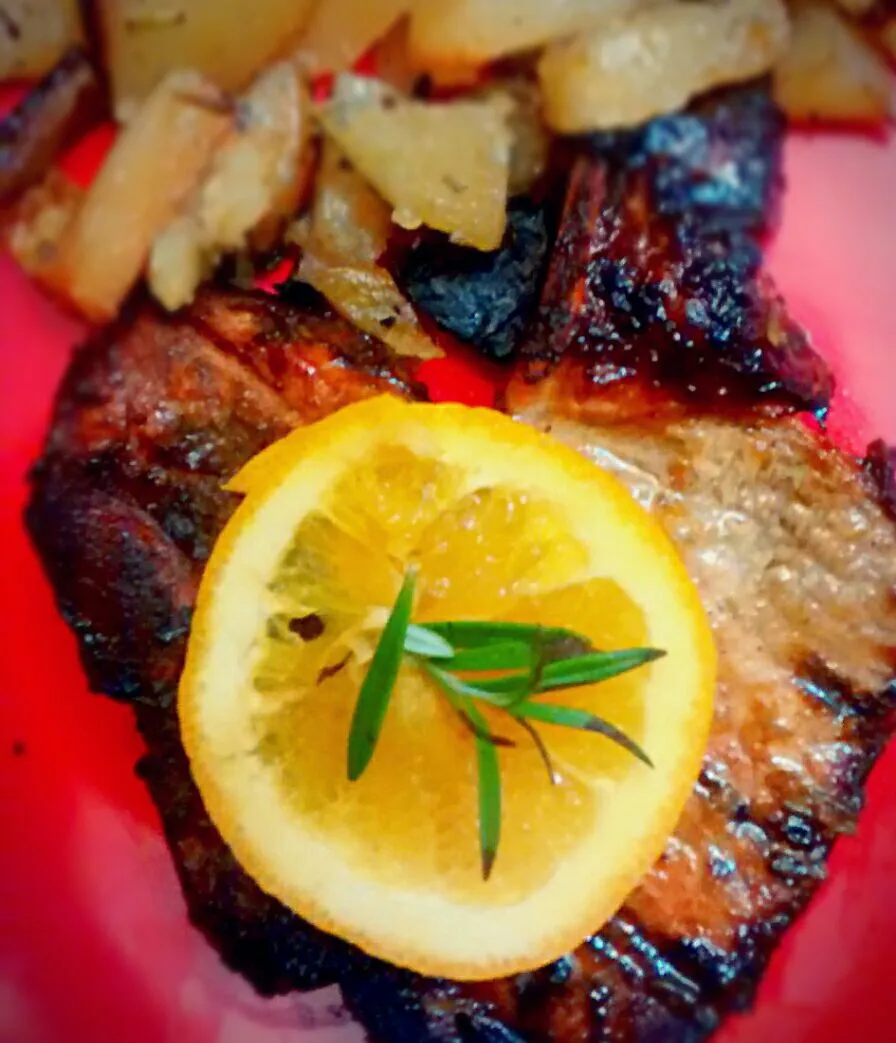 Citrus Rosemary Porkchops|erin viozziさん