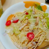 Snapdishの料理写真:塩豚とレタスとトマトの冷製パスタ|りょーこさん