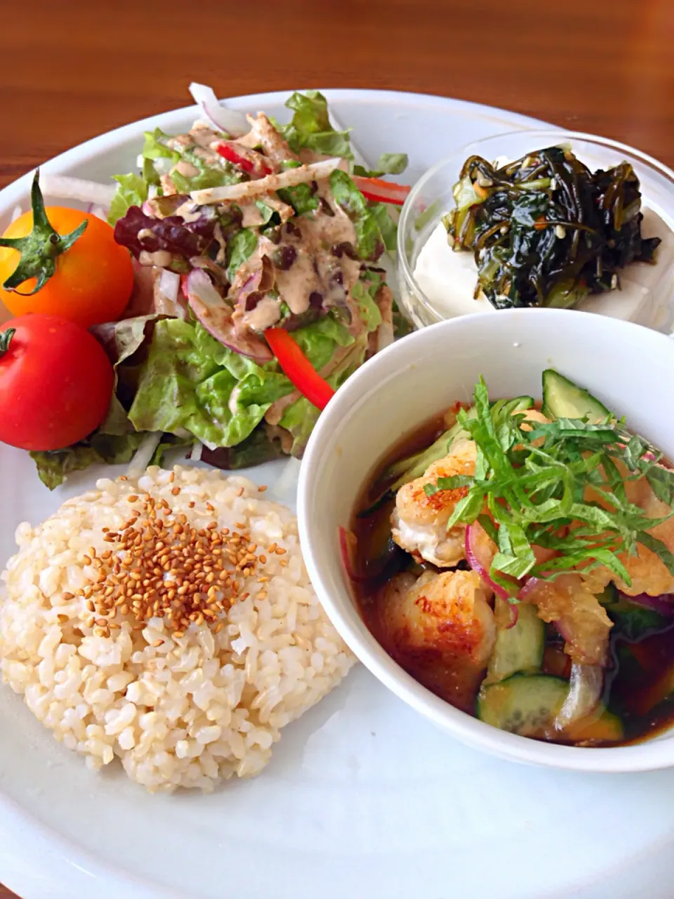 ⭐️鶏肉の香味おろし和え ⭐️玄米 ⭐️野沢菜昆布わさび冷奴 ⭐️野菜サラダ 胡麻ドレッシング|よっちぃさん