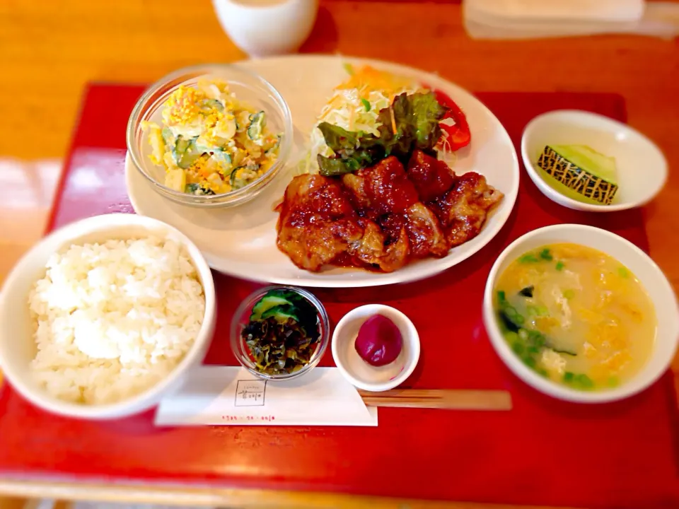 豚肉の生姜焼き&マカロニサラダ|茶一郎さん