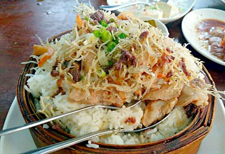 Traditional village rice made with shrimp paste and pork collar meat #dinner #meat|Skyeさん