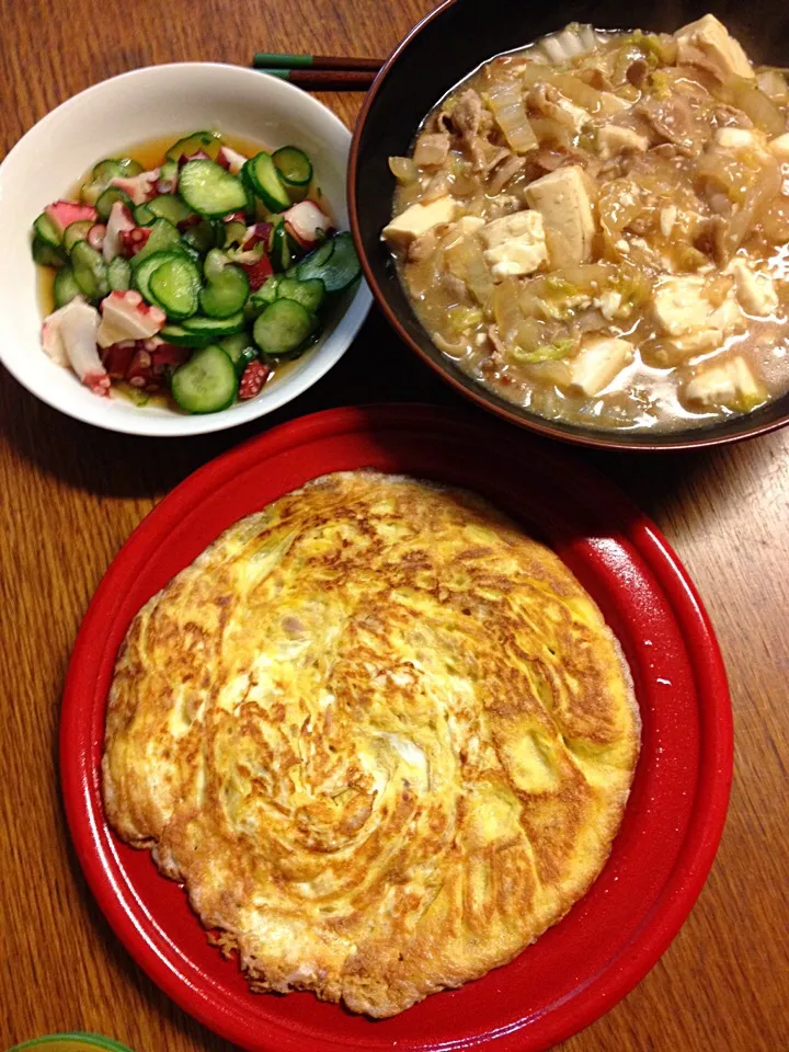 Snapdishの料理写真:★白菜とうふ豚肉の中華煮★ツナたまご★きゅうりとたこの酢の物|三宅 里美さん