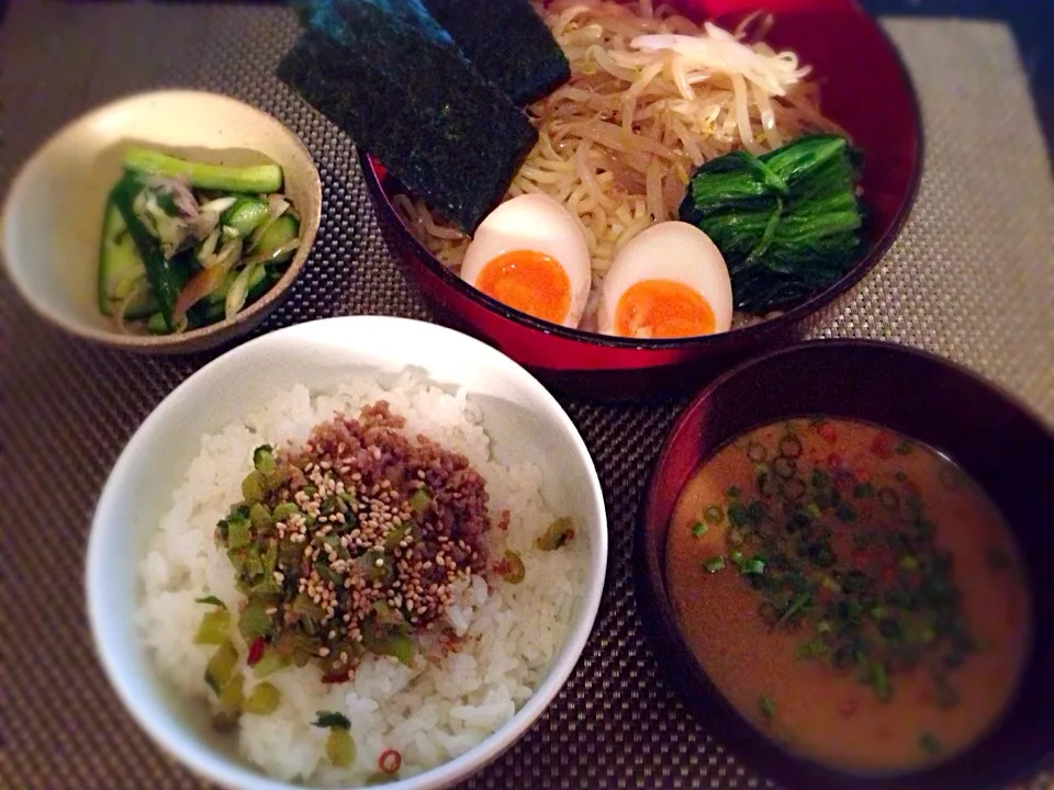 Snapdishの料理写真:つけ麺、そぼろご飯、ミョウガときゅうりの浅漬け|ayumiさん