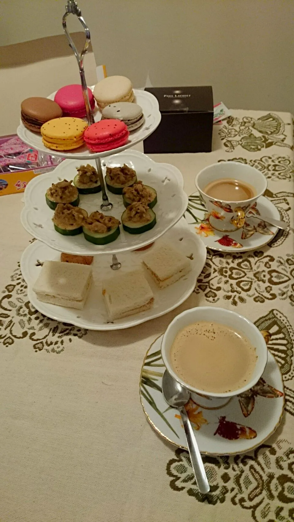 Afternoon tea set at home|Comelさん