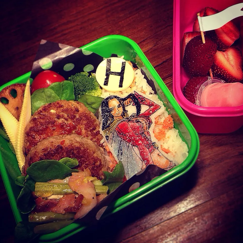 Snapdishの料理写真:ONE PIECE Hancock ❤️ Hamburg steak Lunch box.  ボア・ハンコック ❤️ハンバーグキャラ弁当|Yuka Nakataさん