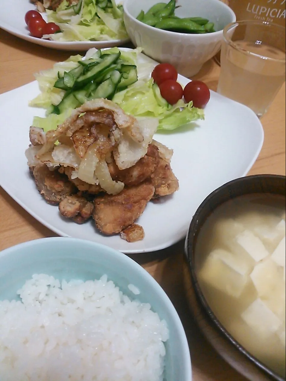 Snapdishの料理写真:夕食☆ぶりの唐揚げ＆オニオンフライ♪|Kayo Matsudaさん