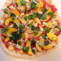 #Peach and #Prosciutto #Pizza with #BlueCheese. #nola #noladining #biggreenegg #summer #nola #wozmond|David Armondさん