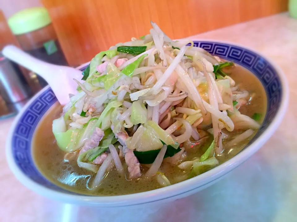 Snapdishの料理写真:祝❗️888目の投稿はタンメン🍜でした。それも、店主のおごりで。笑|おかっぴーさん