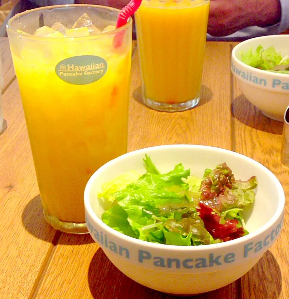 Orange juice & Fresh salad|Liezlさん