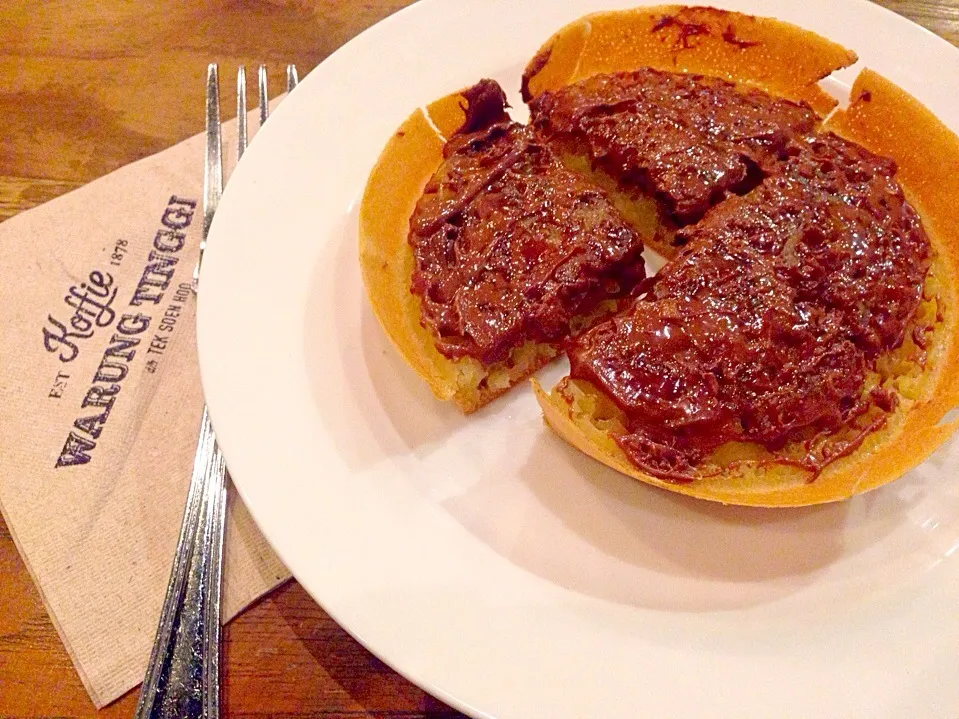 Snapdishの料理写真:Martabak mini nutella Warung Tinggi|reviliaさん