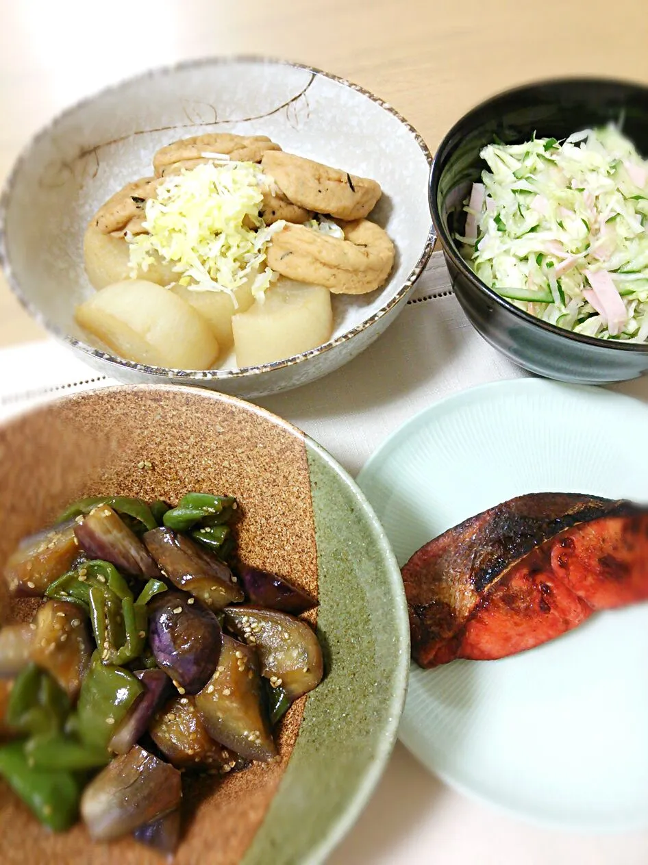 夕飯

酒のみりん漬け
茄子とピーマンのさっぱり炒め
大根とがんもの煮物
キャベツと胡瓜の塩揉みサラダ|ゆりっぺさん