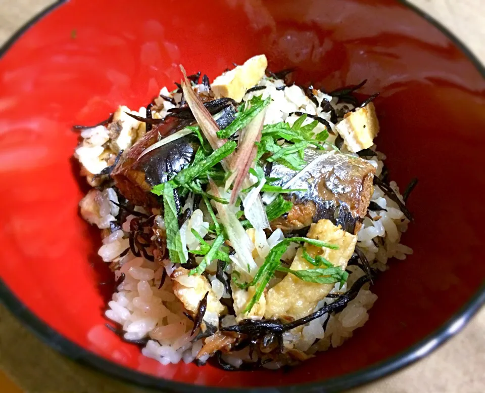 サンマ缶とひじきの炊き込み飯|ぷっくりんこ💙さん