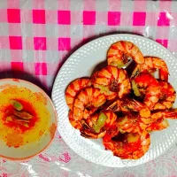 Snapdishの料理写真:Garlic shrimps|Karen Jean Uy Harimaさん