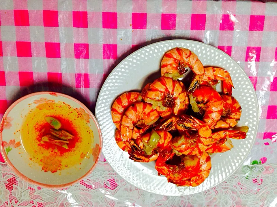 Snapdishの料理写真:Garlic shrimps|Karen Jean Uy Harimaさん