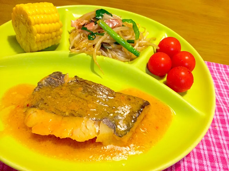 お魚のアクアパッツァ風で夕食🍚🍚|かずみさん