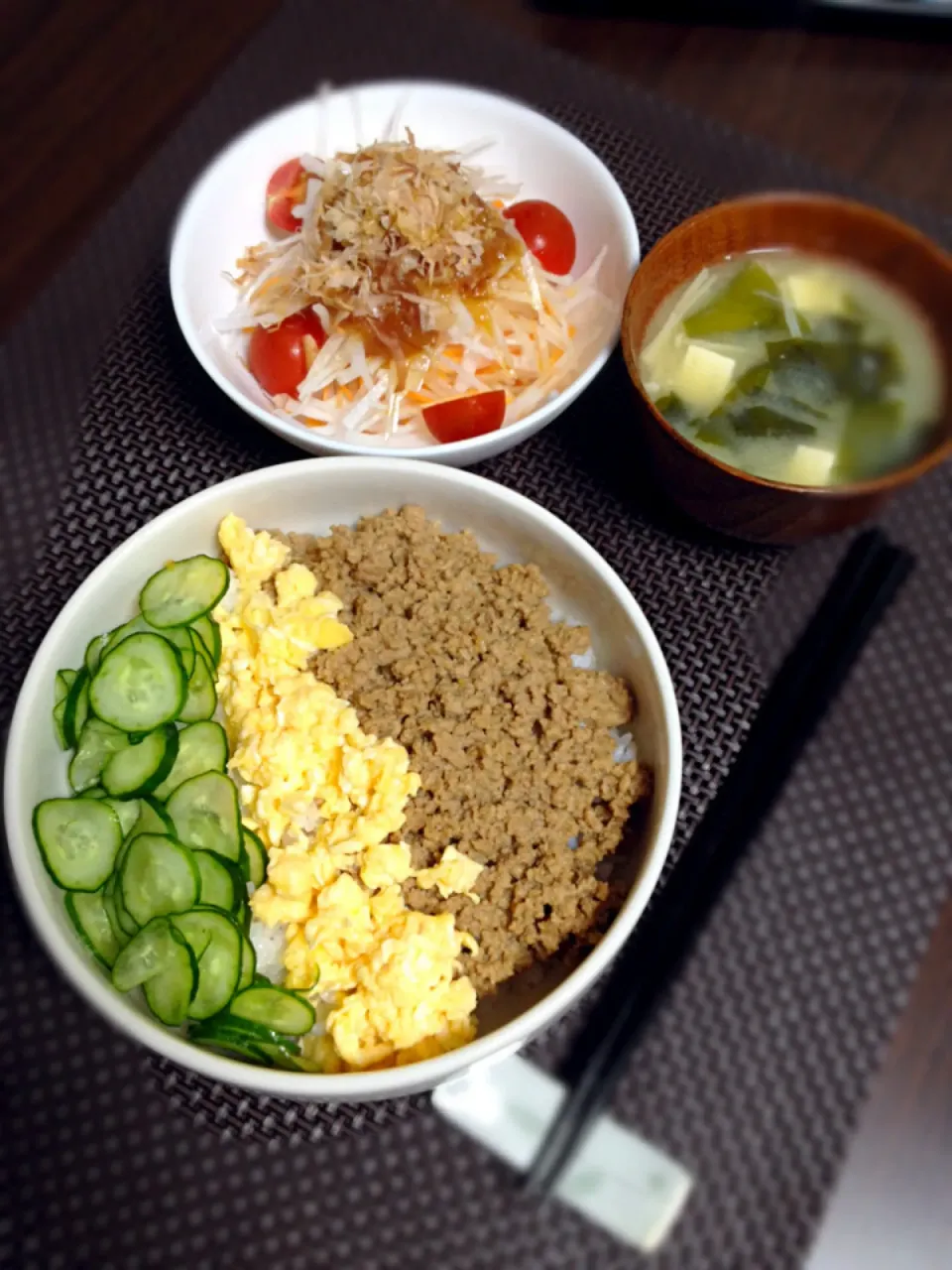 三色そぼろ丼の晩ご飯|mikaさん