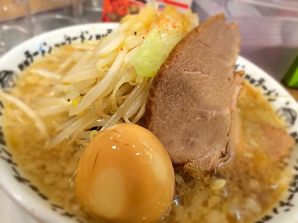 人生初の野郎ラーメン。子豚野郎をさらに麺少なめ。記憶なし（笑）@恵比寿|かっちっさん