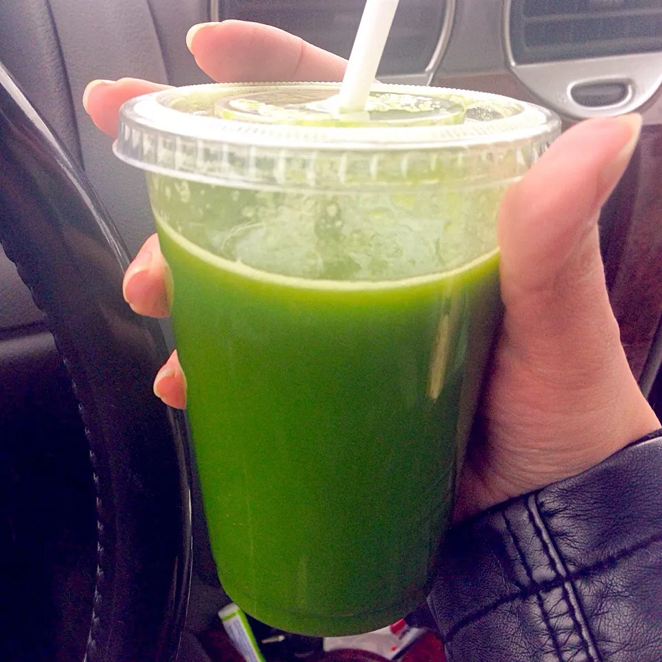 Kale. Apple. Pineapple juice|Joさん